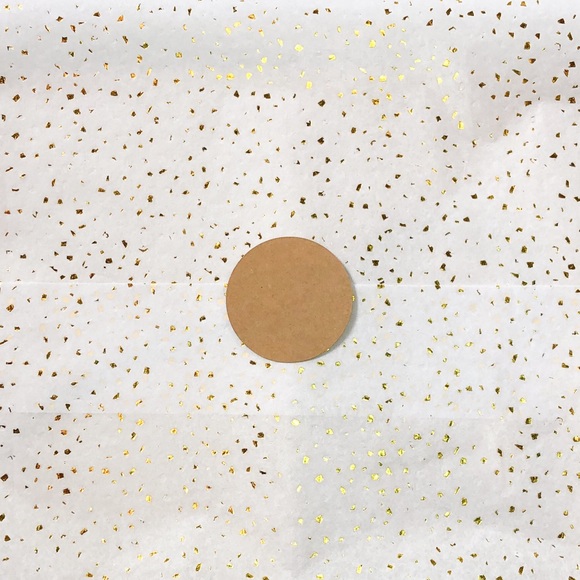 Golden flecked tissue paper 12 20”x30” sheets - Picture 5 of 6